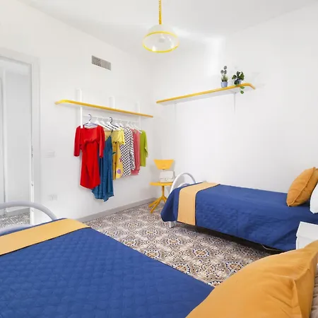 Modern And Spacious In Villa Sorrent