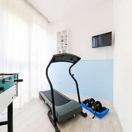Modern And Spacious In Villa