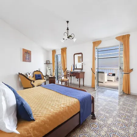 Villa Modern And Spacious In Sorrent
