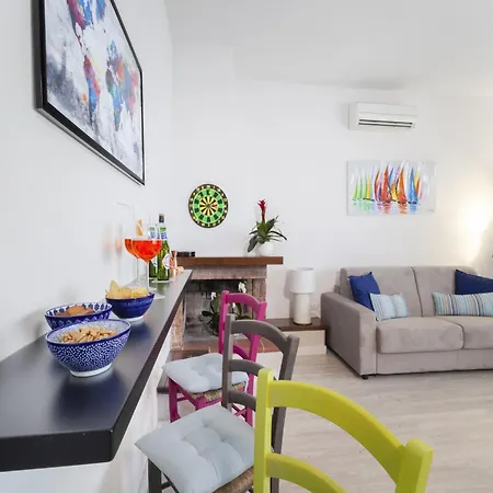 Modern And Spacious In Villa Sorrent