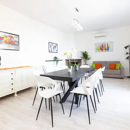 Villa Modern And Spacious In