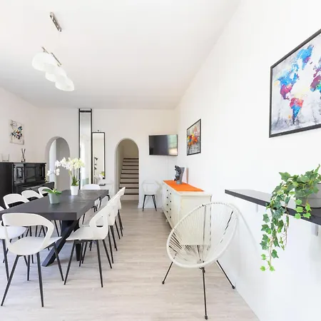 Willa Modern And Spacious In *